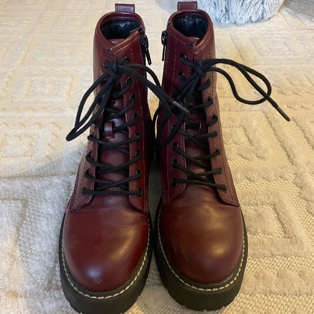 STEVE MADDEN Women’s Red Combat Boots - Size 6.5